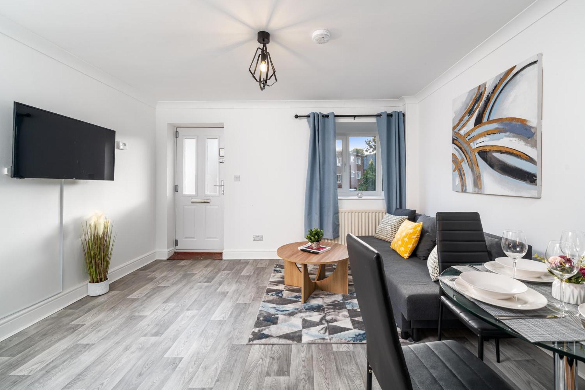 Cozy 3 Bed House With Garden & Parking In Rochester, Kent Mins To Train Station, Wifi Rochester  Dış mekan fotoğraf