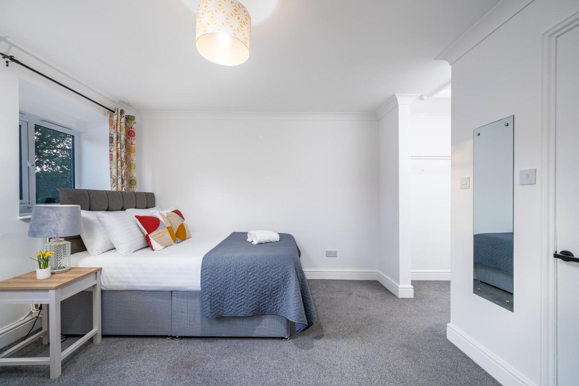 Cozy 3 Bed House With Garden & Parking In Rochester, Kent Mins To Train Station, Wifi Rochester  Dış mekan fotoğraf